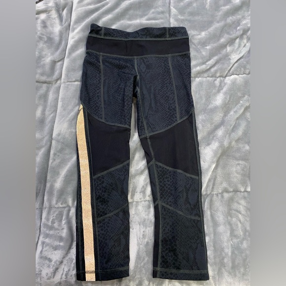 Lululemon leggings - like new! - Picture 2 of 5